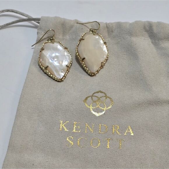 KENDRA SCOTT Corley Earrings In White MOP Mother‎ of Pearl and Gold - Picture 5 of 5